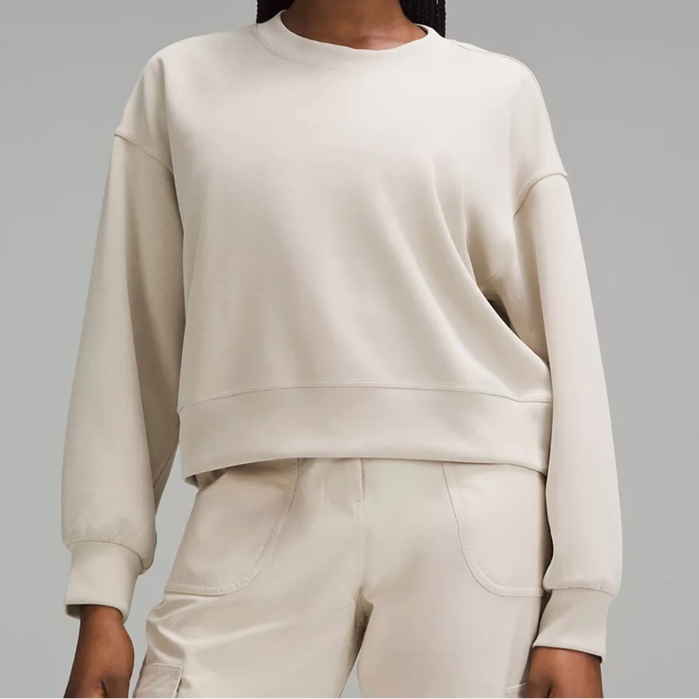lululemon athletica Crewneck Sweatshirt in Light Cream